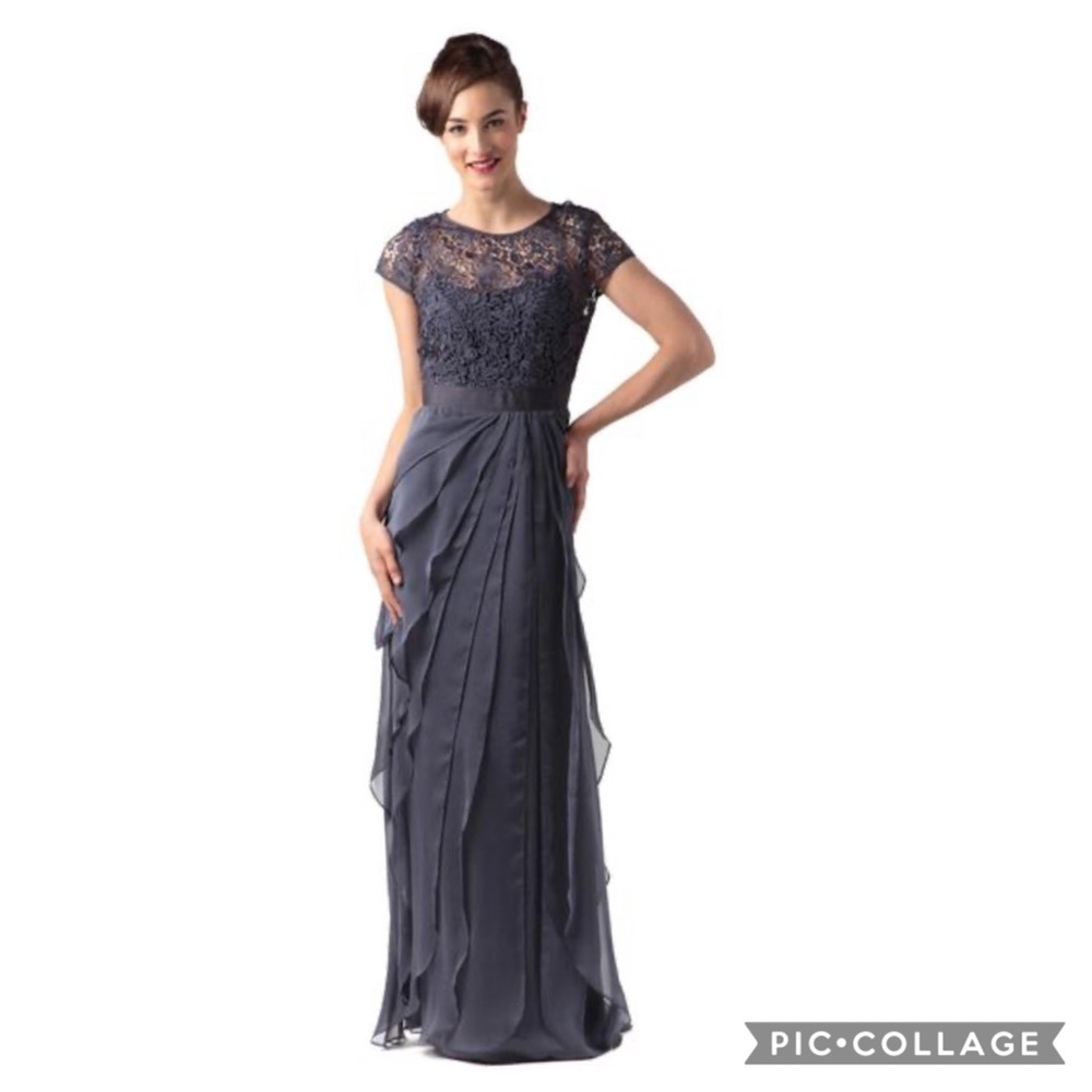 Adrianna-Papell Long gown